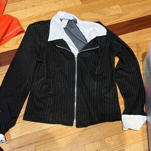 Elegant Black Pinstripe Blazer with White Collar cbos